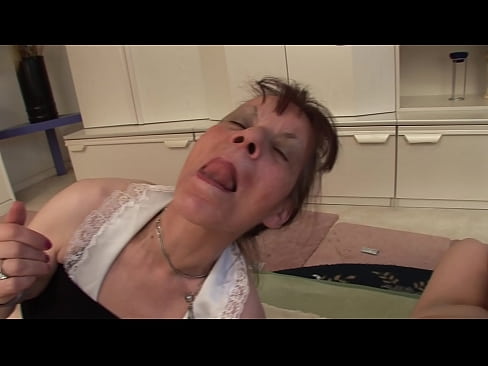 ❤️ Bi amona eta aitona batek hirukotea dute ❤ Izorratu bideoa  %eu.porn-impact.ruan ﹏